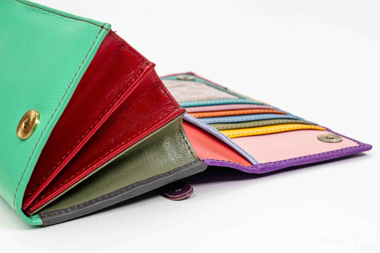 2024100091-05_Rainbow wallet_Kosaleather