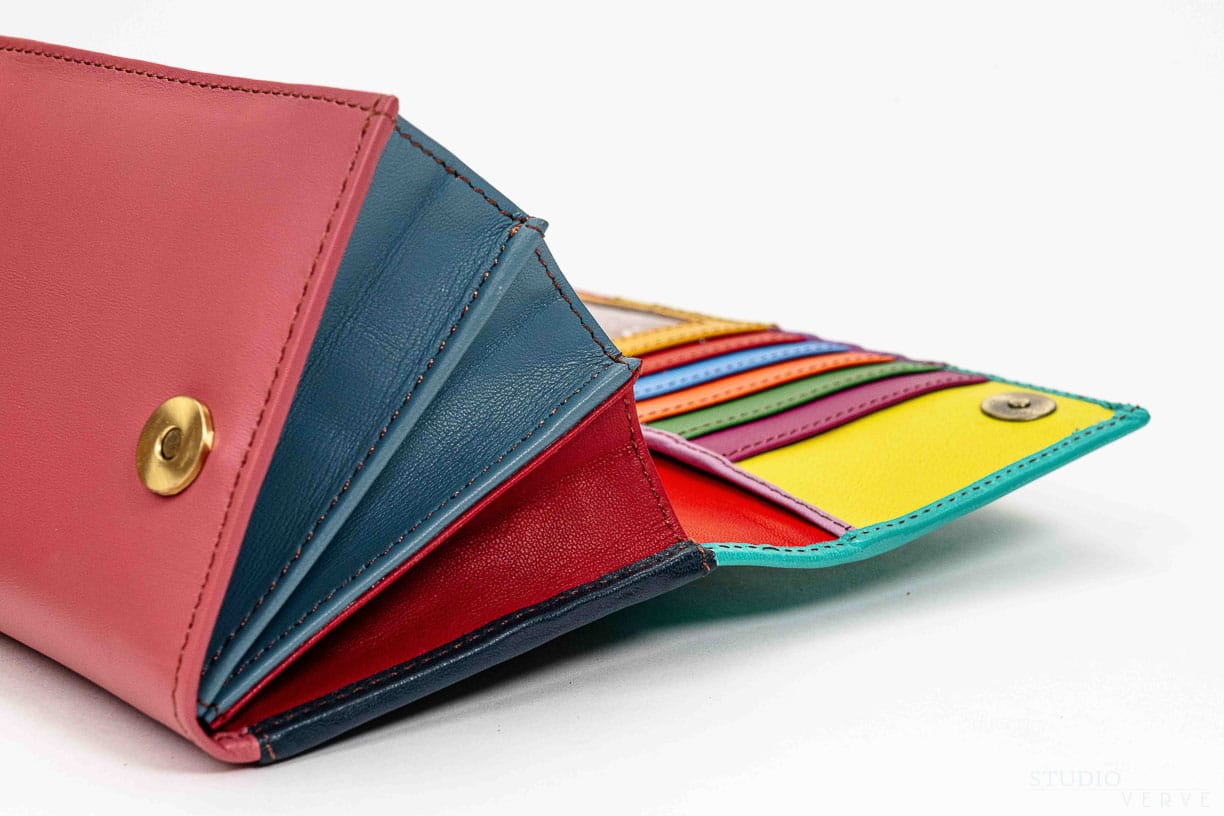 2024100093-05_Rainbow wallet_Kosaleather